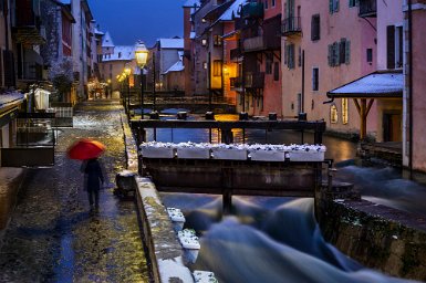 le parapluie rouge