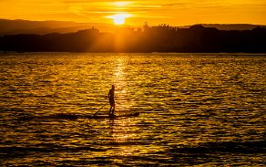 Padole au coucher de soleil .